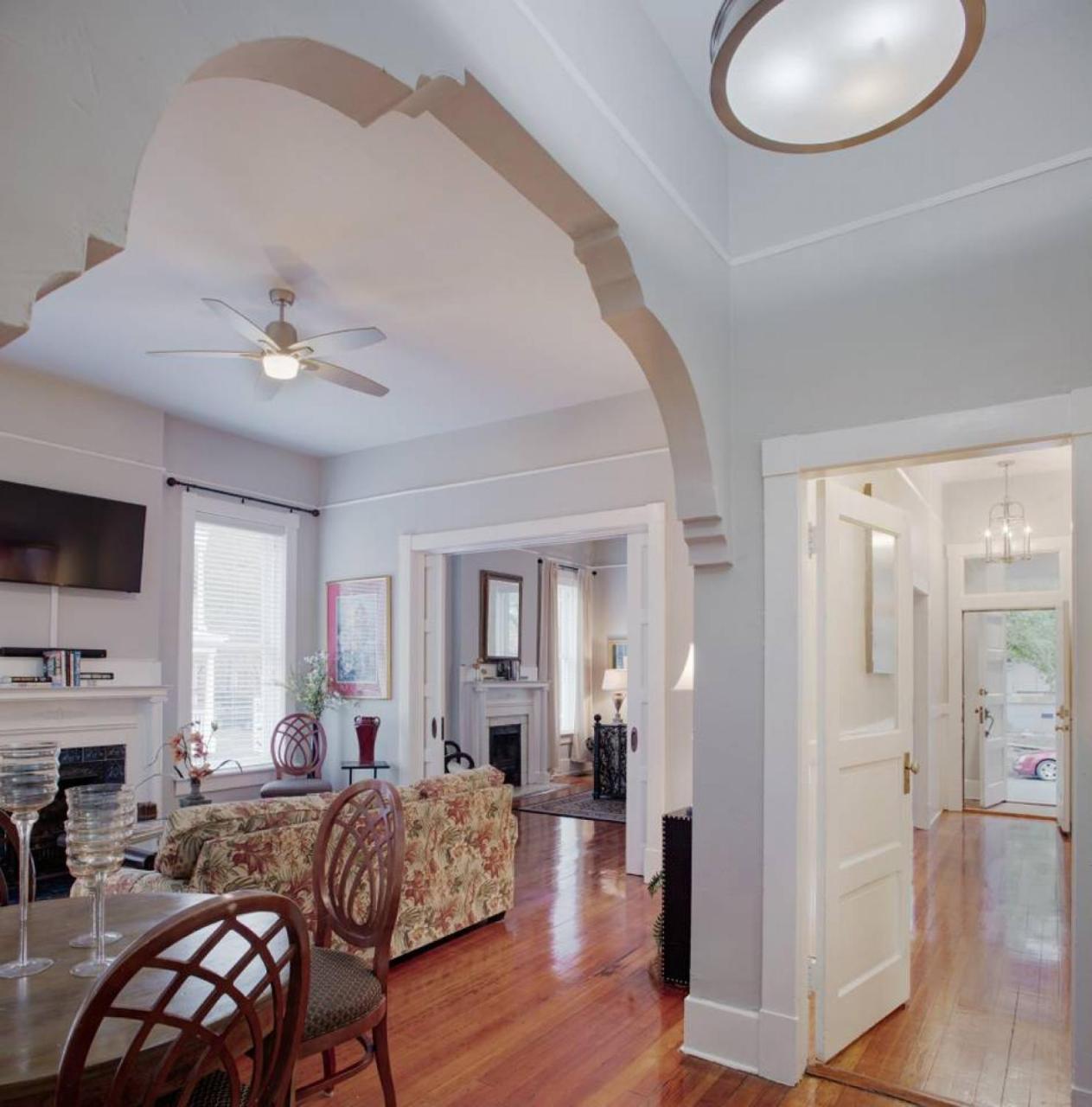 Appartamento 420Waldburg A - Modern Apt With Southern Charm Blocks From Forsyth Savannah Esterno foto